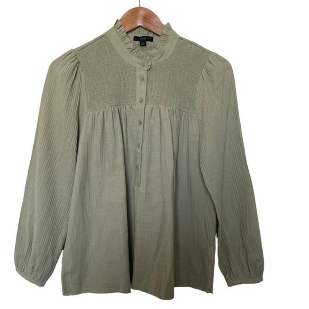 Banana Republic Smocked Top Peasant Button Down Blouse. Sage Green. Size S.